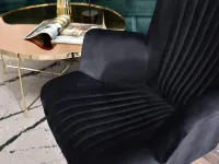 Fotel bujany z welurowym obiciem ESLA CZARNY z metalową nogą - przeszycia w siedzisku