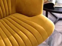 Fotel obrotowy do salonu ESLA MIODOWY z przeszyciami - miękka tkanina