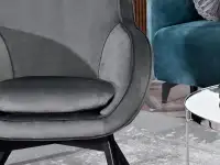Fotel do salonu MERS GRAFITOWY Z WELURU - CZARNE NOGI - oryginalna bryła