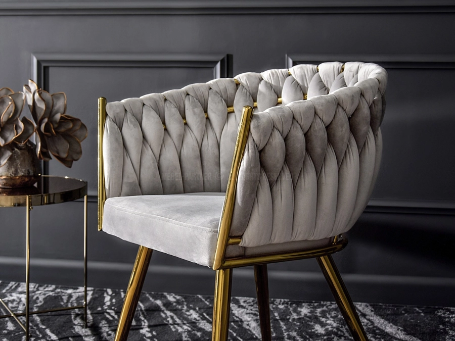 Krzesło Rosa w aranżacji glamour w salonie