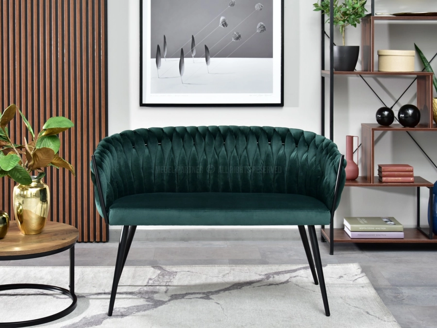 Sofa Rosa w aranżacji nowoczesnego salonu z dodatkami