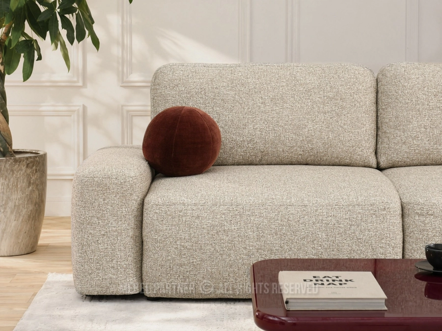 Sofa rozkładana z funkcją spania i pojemnikiem na pościel LINDO BEŻOWY - eleganckie poduchy oparciowe z wypełnieniem silikonowym