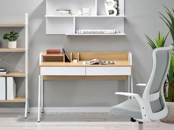 Duże białe biurko do gabinetu