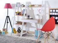 Regał drabina do pokoju dziecięcego - w aranżacji z biurkiem DALEN oraz krzesłem BEEN