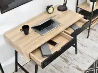 Drewniane biurko DAB SONOMA FALUN  Z CZARNYMI NOGAMI - dwie praktyczne szuflady