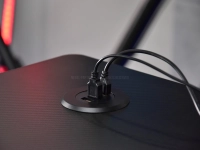 Czarne biurko gamingowe MADS 160 KARBON REDLINE - gniazdo usb