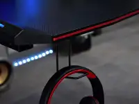 Biurko gamingowe z poświetleniem RGB MADS LED CZARNY KARBON  - uchwyt na słuchawki