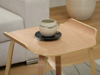 Dębowy stolik boczny MARINO Z DREWNA GIĘTEGO DO SALONU - przestronny blat
