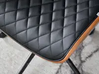 Drewniane krzesło do biurka BRUNO ORZECH - CZARNY - krzesło biurowe z pikowaną tapicerką