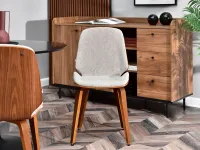 Drewniane krzesło VINCE BEŻOWE - orzechowe nogi - nowoczesna forma