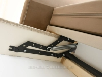 Elegancka sofa z praktycznym pojemnikiem BEŻ BLINK CZARNY - mechanizm rozkładania kanapy