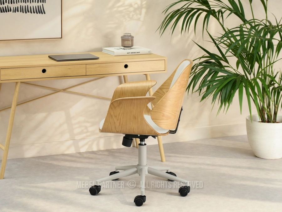 Designerski fotel z oparciem z drewna giętego