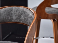 Krzesło barowe NR 48 SZARE WELUROWE Z DREWNA ORZECH - drewno w kolorze orzech