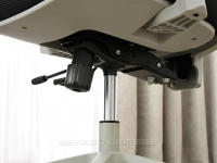 Ergonomiczny fotel biurowy LARGO CZARNY PODSTAWA SZARY - element montażu