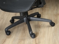 Ergonomiczny fotel do pracy z siatki mesh DAREN CZARNY - mobilna podstawa