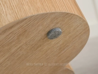 Fornirowany okrągły stół 130 cm na centralnej nodze OLMO DĄB - filcowe osłonki