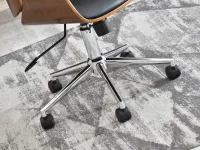 Wygodne krzesło do biurka ENRIC ORZECH - CZARNY EKOSKÓRA - stylowe krzesło z metalową podstawą