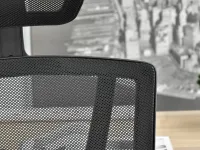 Czarny fotel biurowy ergonomiczny FELIX - CZARNA NOGA - tkanina mesh