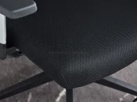 Czarny fotel biurowy ergonomiczny FELIX - CZARNA NOGA - charakterystyczne detale