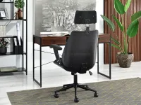 CZARNY fotel biurowy FRANK z ekoskóry ANTIC i drewna - fotel drewaniany w zestawie z regałem HARPER B i biurkiem NILS
