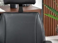CZARNY fotel biurowy FRANK z ekoskóry ANTIC i drewna -  wygodny fotel biurowy