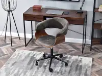 Krzesło do biurka obrotowe MANZA ORZECH BRĄZ - CZARNY - w aranżacji z biurkiem NILS