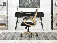 Ergonomiczny fotel biurowy RIND złoty satyna + czarny mesh - bok w aranżacji