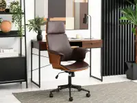 Fotel biurowy CLEMENS BRĄZ ORZECH - CZARNA NOGA  - w aranżacji z biurkiem NILS
