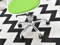 Dziecięce krzesło obrotowe do biurka FOOT biało zielone - podstawa