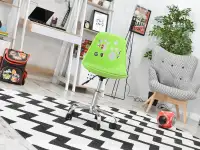 Designerskie krzesło obrotowe dla dzieci FOOT zielone - w aranżacji
