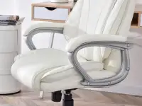 Skórzany fotel biurowy HAMPTON BIAŁY ergonomiczny - miękkie podłokietniki