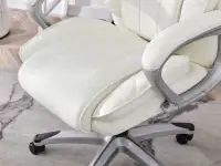 Skórzany fotel biurowy HAMPTON BIAŁY ergonomiczny - wytrzymały materiał