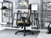 Fotel gamingowy IPOWER CZARNO-OLIWKOWY z wentylacją - w aranżacji z regałami OTTO i biurkiem REDA