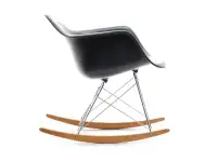 Krzesło bujane inspirowane MPA ROC CZARNE - wygląd boku.