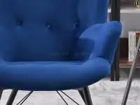 Pikowany fotel DALTON GRANATOWY Z WELURU na czarnej nodze
