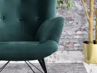 Pikowany fotel DALTON ZIELONY Z WELURU na czarnej nodze - nowoczesna forma