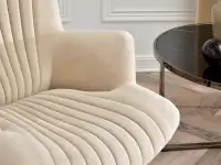 Fotel wypoczynkowy NELL BEŻOWY WELUR - CZARNY STELAŻ - charakterystyczne detale
