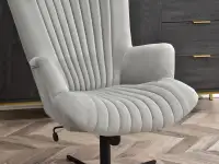 Tapicerowany fotel obrotowy ESLA JASNOSZARY WELUR - CZARNA NOGA - miękkie siedzisko