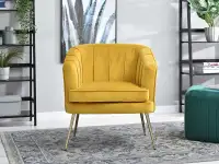 Stylowy fotel ESTEL ŻÓŁTY glamour na złotych nogach - w aranżacji z pufą HADY