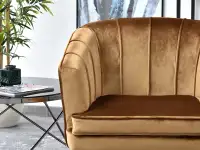 Fotel wypoczynkowy ESTEL ZŁOTY NA CZARNYCH NOGACH - komfortowe siedzisko