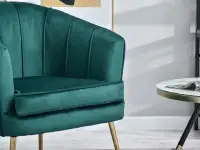 Elegancki fotel ESTEL ZIELONY glamour na złotych nogach - eleganckie siedzenie