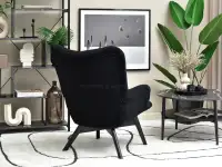 Fotel do salonu FLORI CZARNY BOUCLE - czarny fotel wypoczynkowy