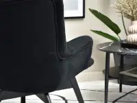 Fotel do salonu FLORI CZARNY BOUCLE - fotel z czarnej tkaniny