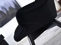 Fotel FLORI CZARNY z pikowanego weluru na czarnej nodze - nowoczesna forma