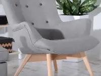 Skandynawski fotel uszak na drewnianych nogach FLORI szary - bukowa podstawa