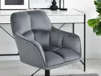 Pikowane krzesło obrotowe ISLA GRAFITOWE NA CZARNEJ NODZE - komfortowe siedzisko