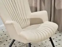 Welurowy fotel typu uszak LANZA BEŻOWY - CZARNE NOGI - miękkie siedzisko