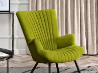 Welurowy fotel z podłokietnikami LANZA MECH Z CZARNYMI NOGAMI - komfortowe siedzisko