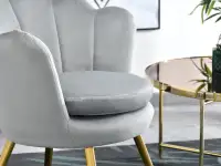 Fotel muszelka LAZAR SZARY z weluru na złotych nogach - miękkie siedzisko