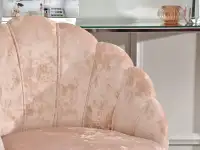 Przytulny fotelik welurowy LISA STAR PUDROWY - CHROM - charakterystyczne detale